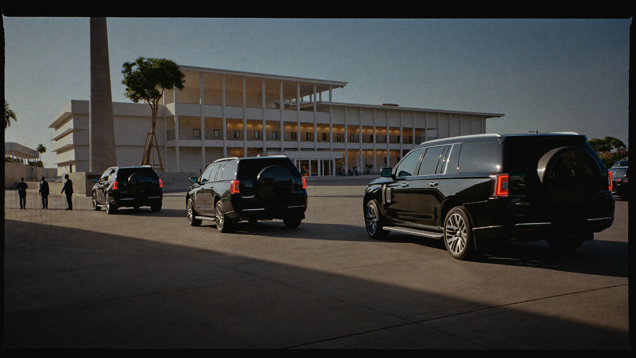 A motorcade at the steps of a government building in Accra